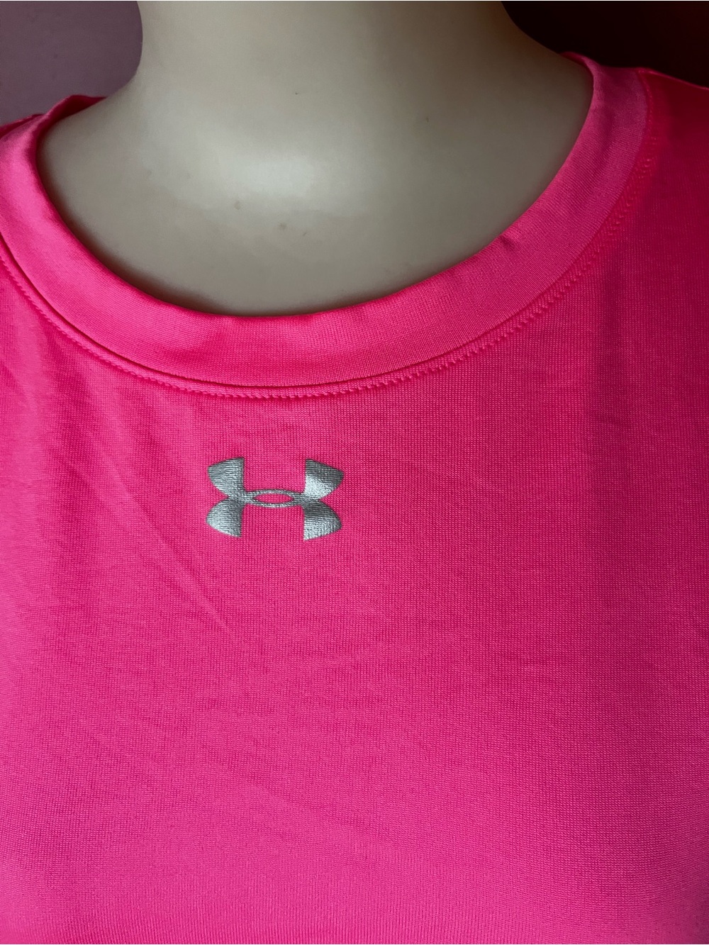 New Under Armour Women’s Neon Pink Short Sleeve Crew Tee - Picture 2 of 15